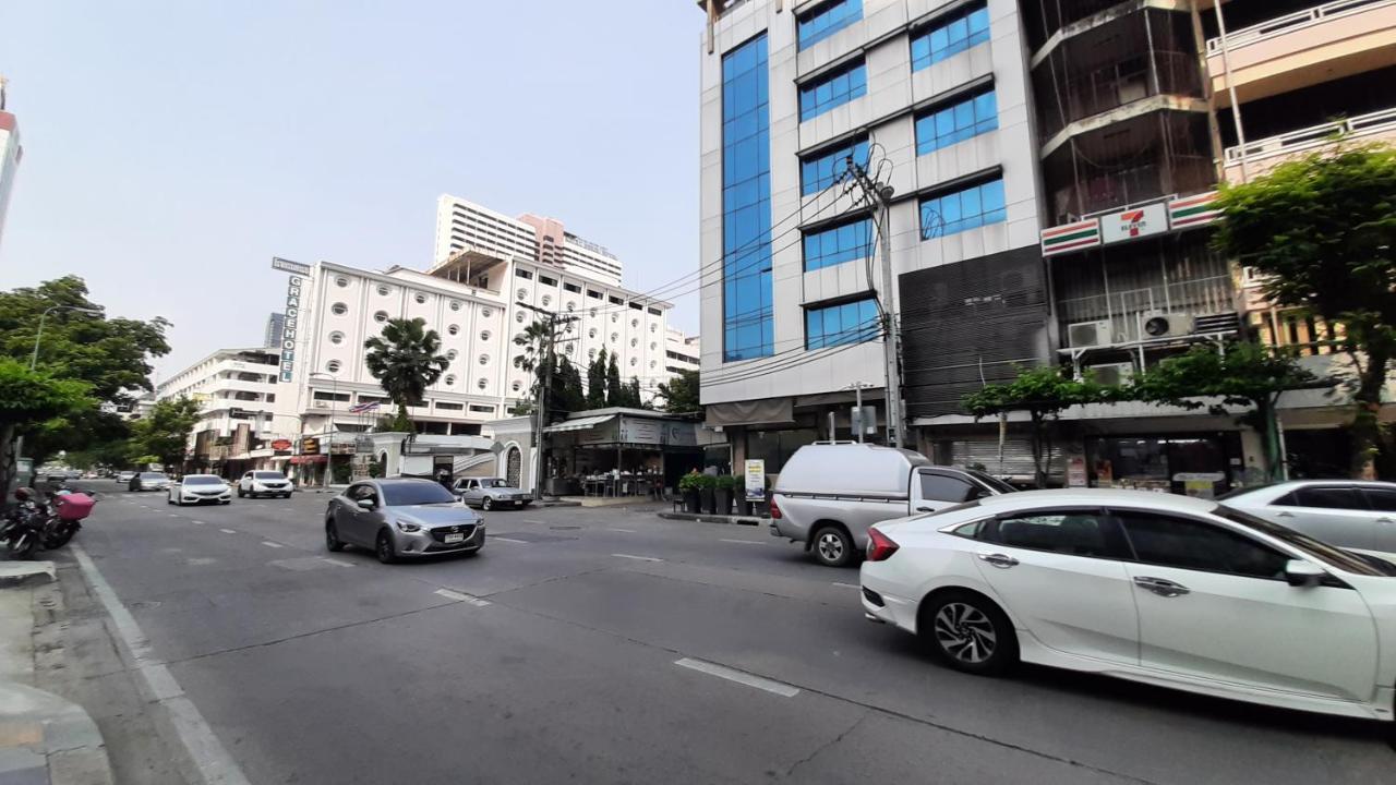 City Plaza Nana Hotel Бангкок Экстерьер фото