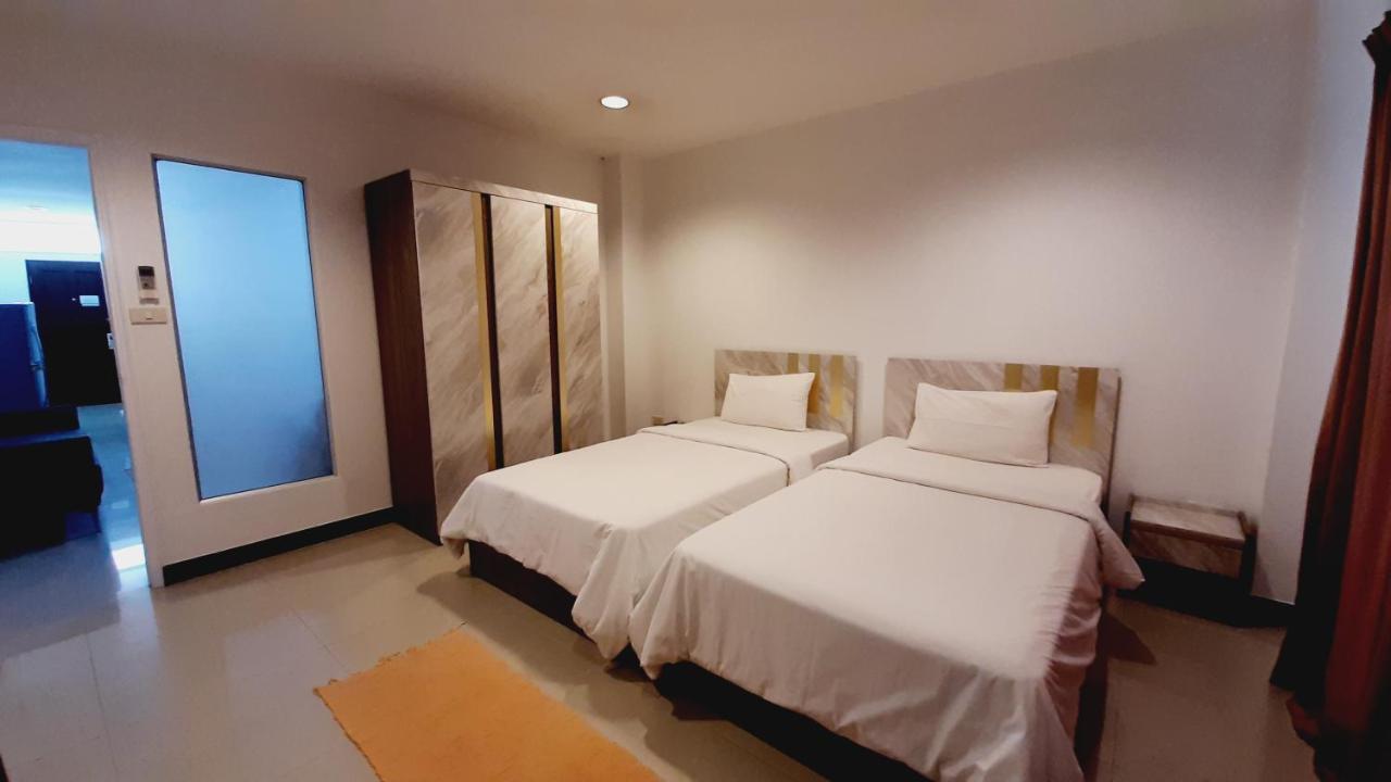 City Plaza Nana Hotel Бангкок Экстерьер фото